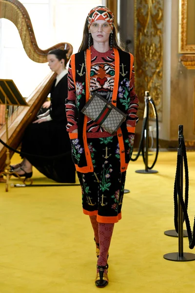 Look 71